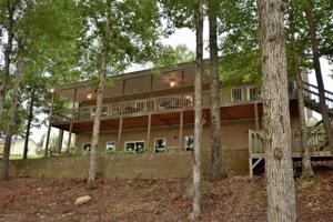 1172 VALLEY DRIVE