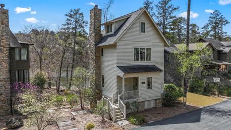 11 TURTLE POINT DRIVE