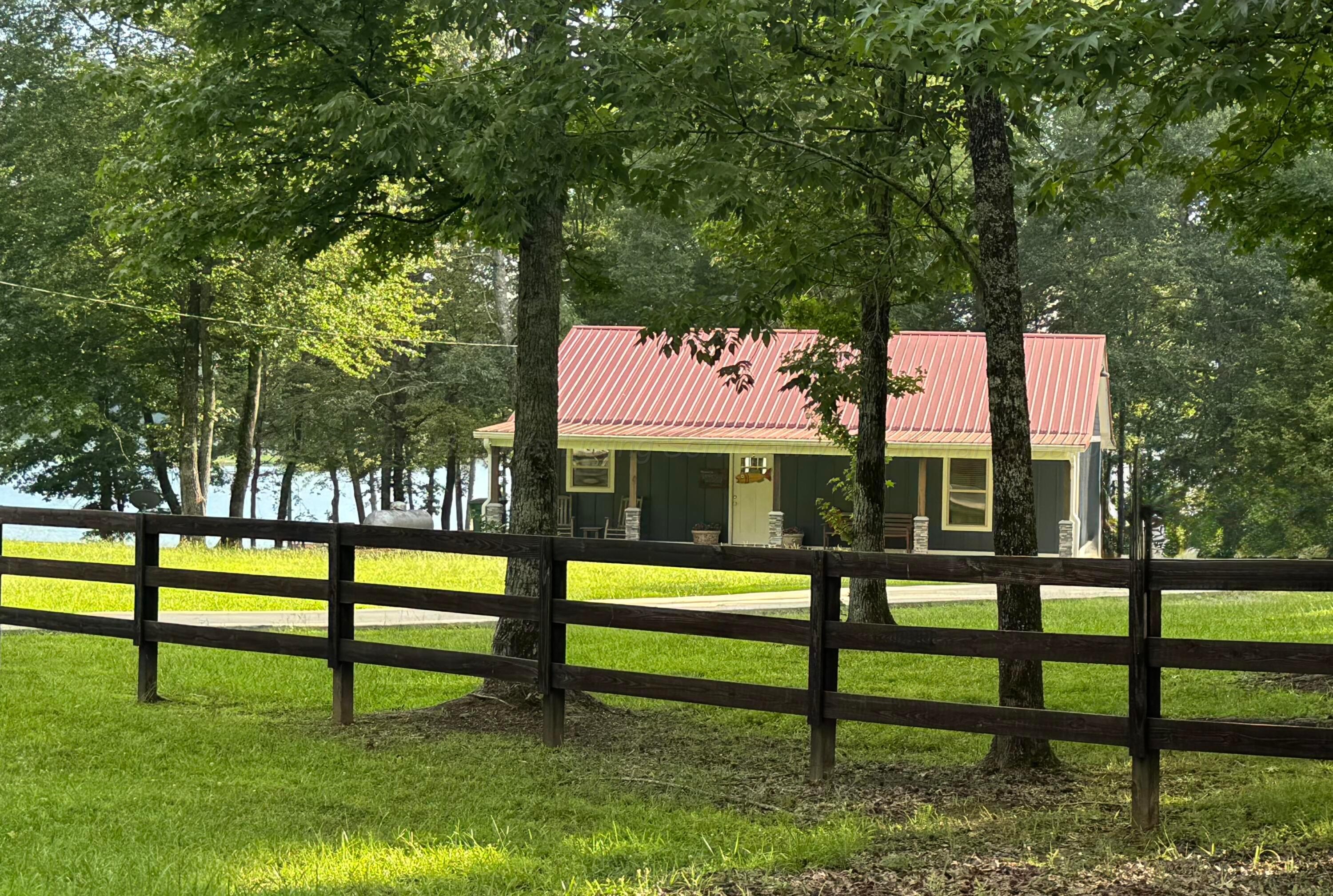 Image 1: Exterior front