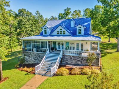 84 LACEY Ln