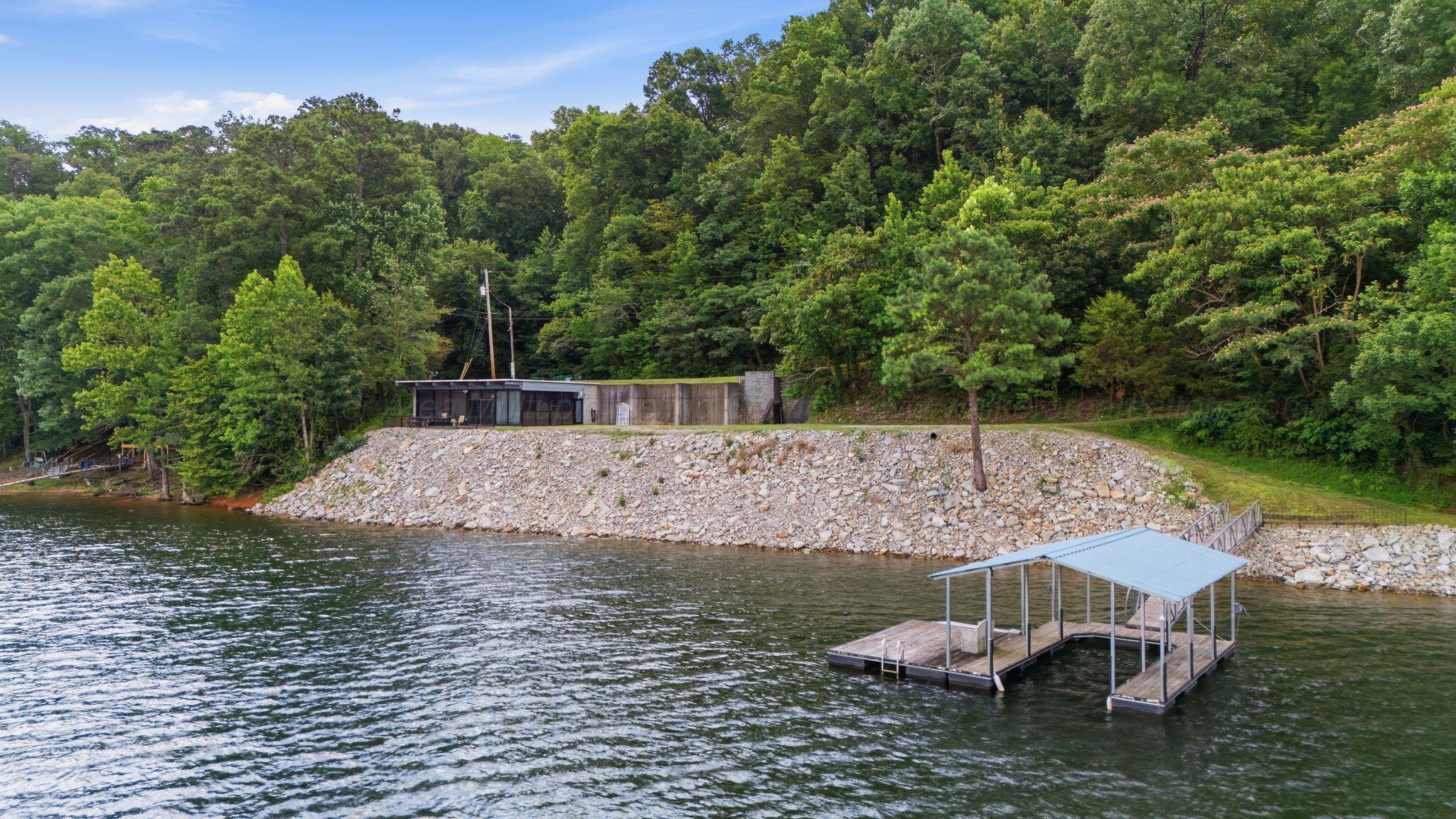 Image 3: Lakeside