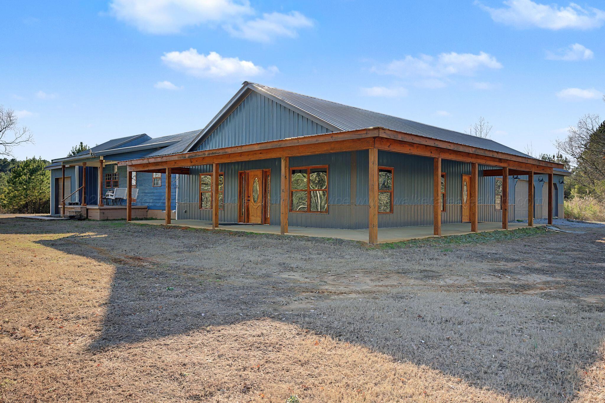 Image 2: Covered Patio
