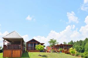 800 COUNTY ROAD 202 LOT 1
