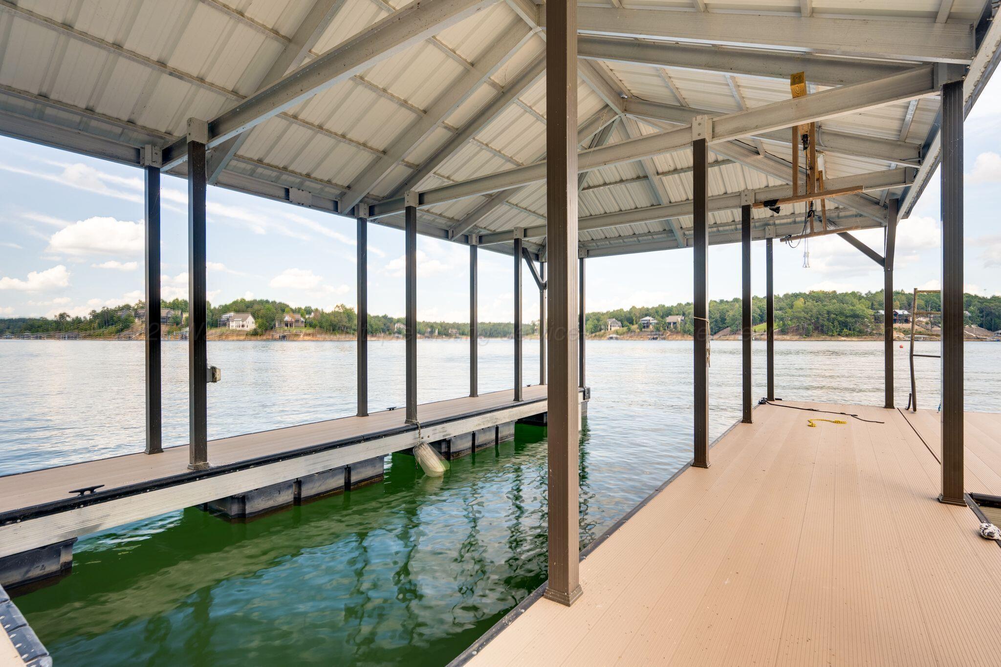 Image 4: Dock