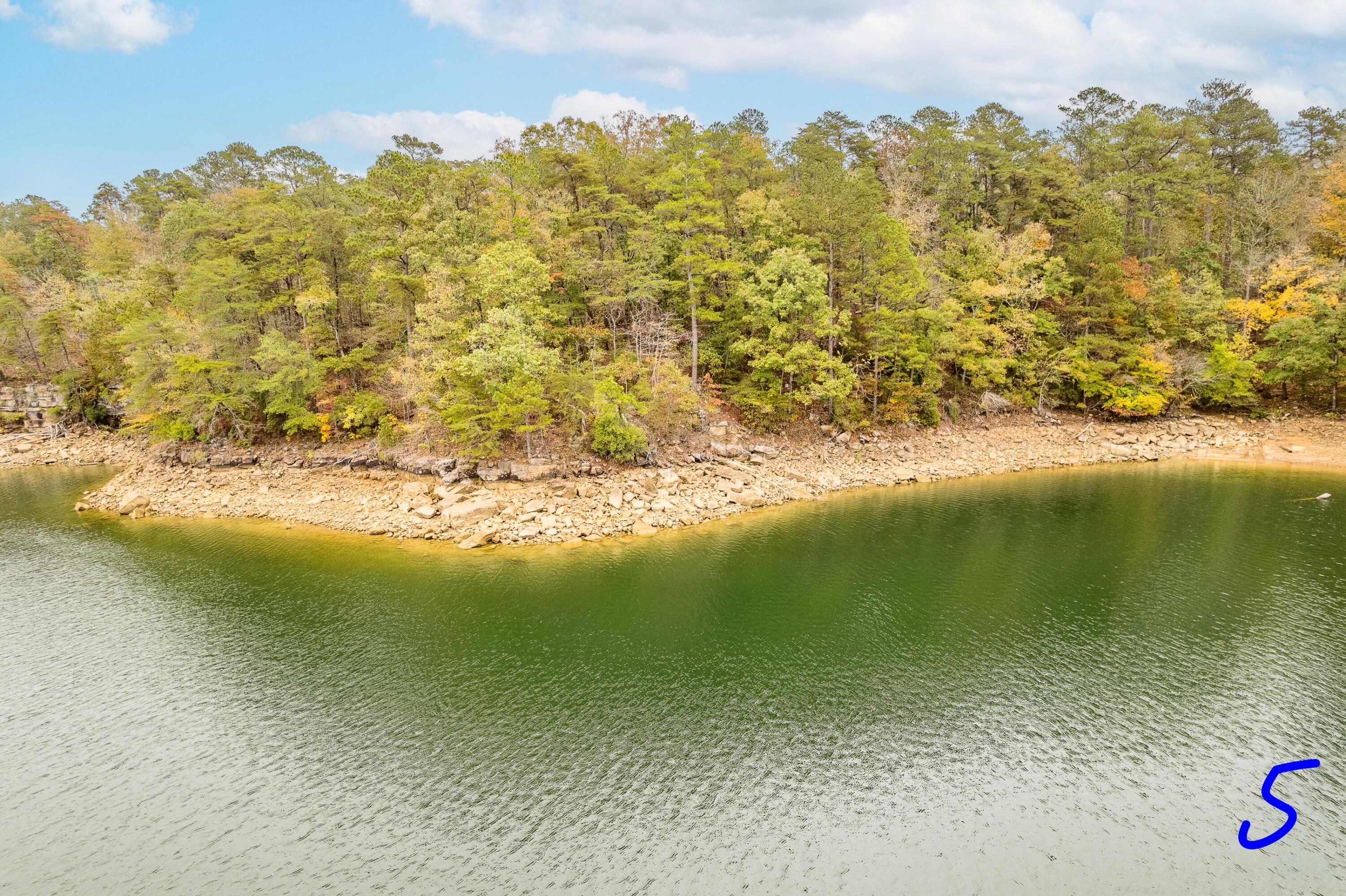 Image 1: Lakeside/Shoreline