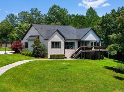 371 EMMONS Dr