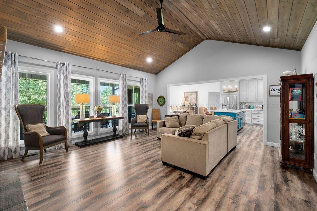 Image 3: ACO00011-11-28