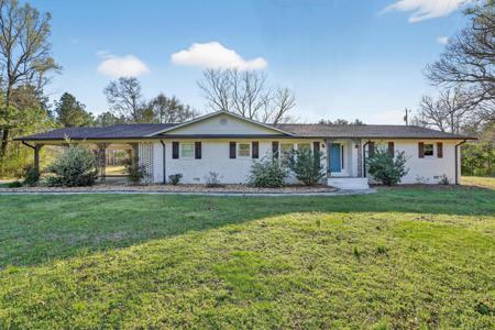 447 COUNTY ROAD 3945
