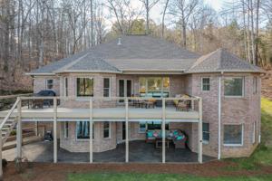 81 HOLLYBERRY Ln