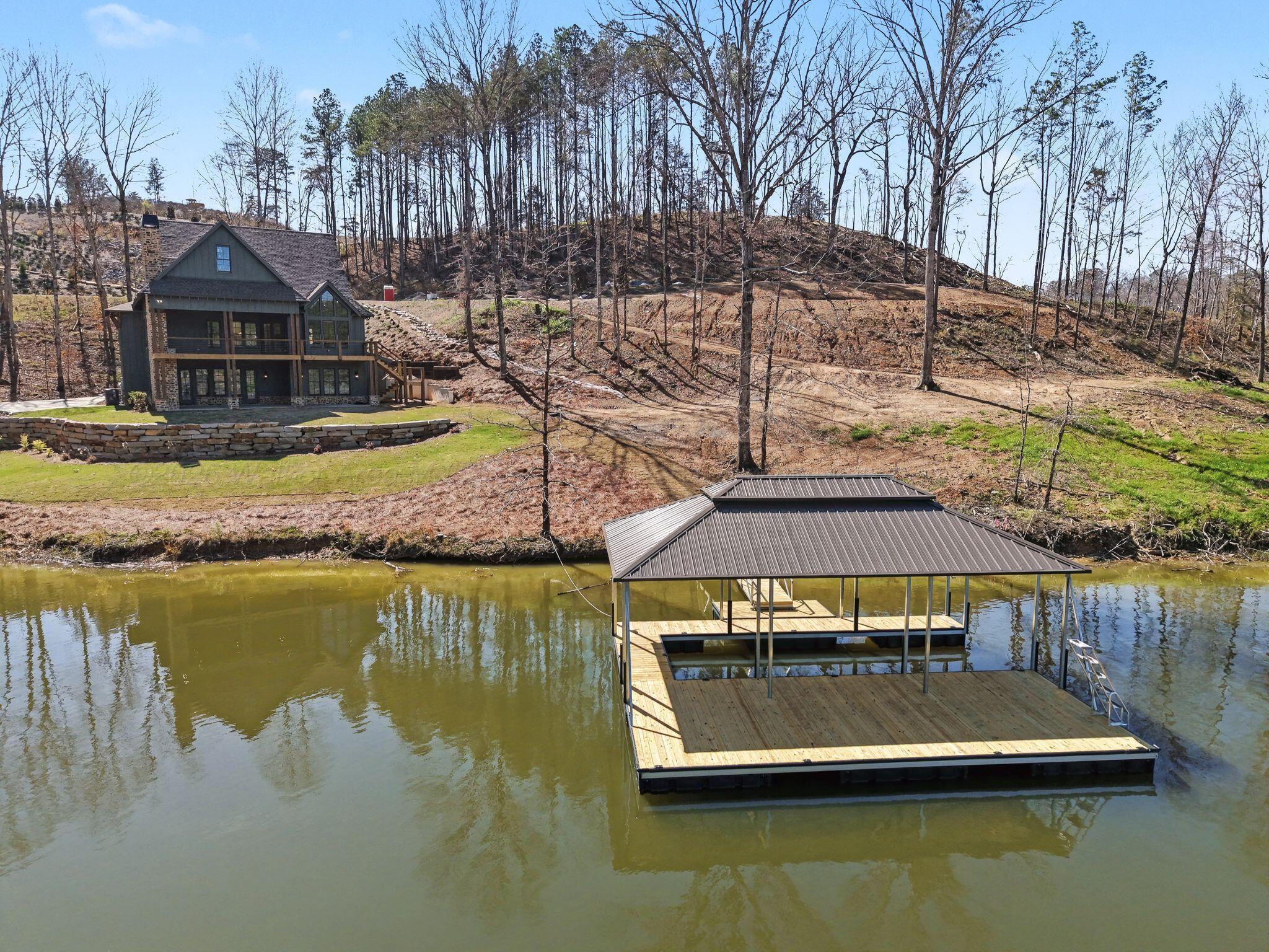 Image 4: Lakeside