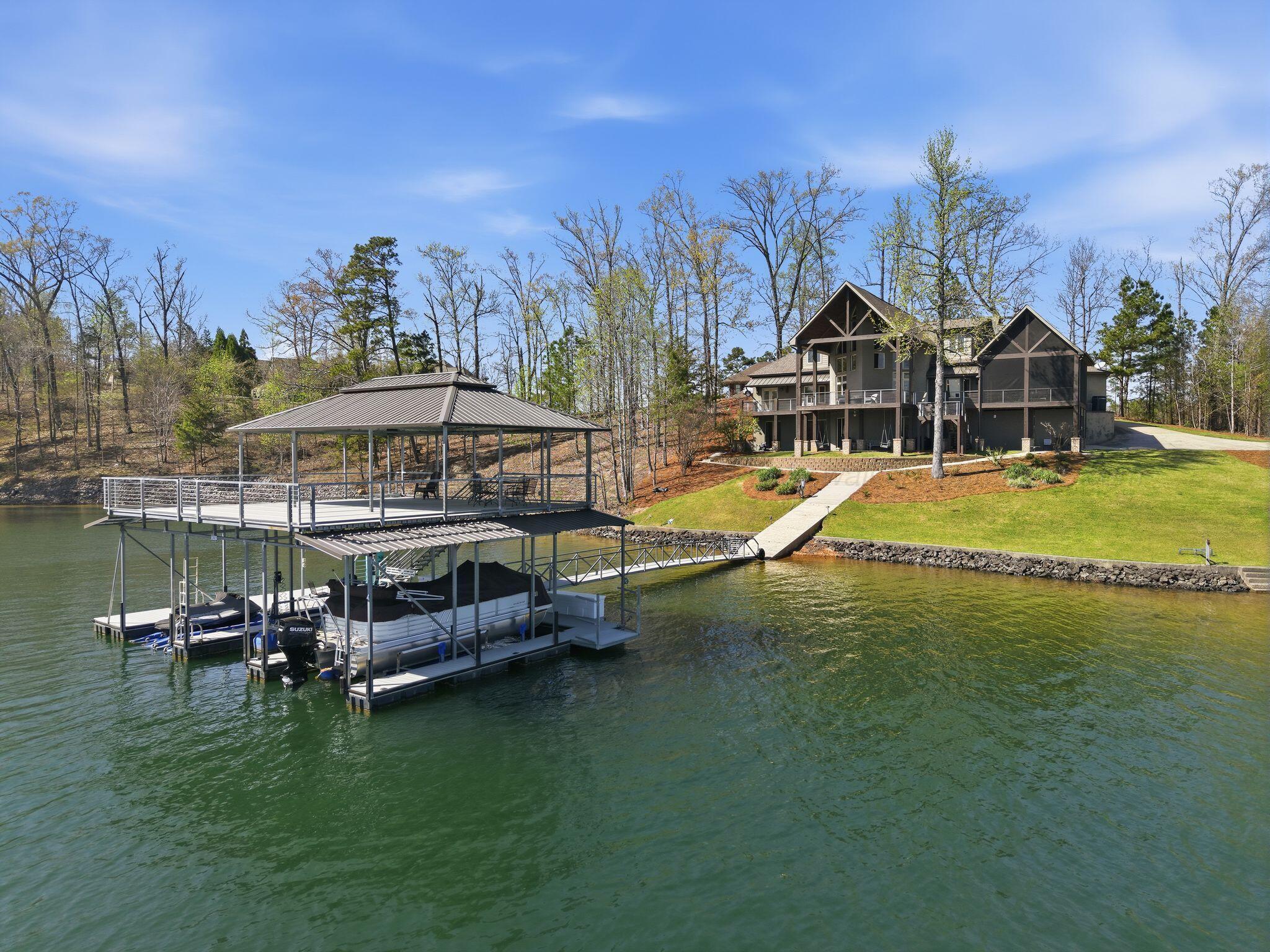 Image 3: Lakeside