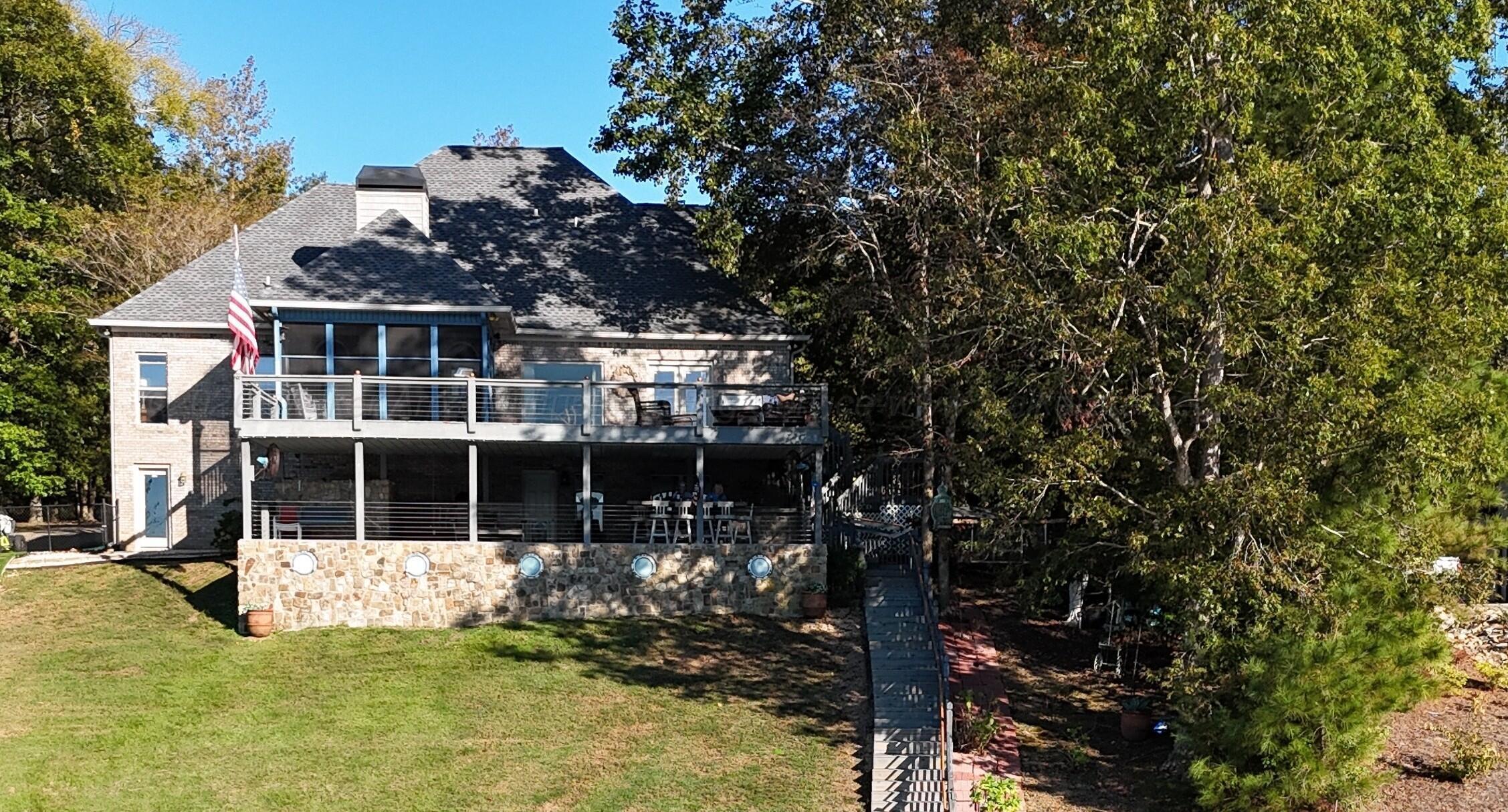 Image 2: 2
