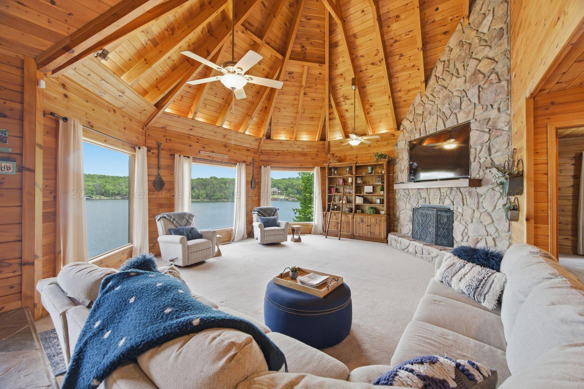 Image 4: Great Room