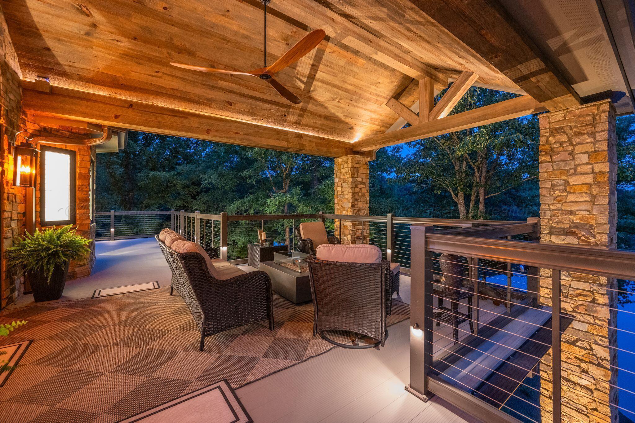 Image 4: Covered Terrace