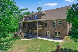 417 W POINTE Dr