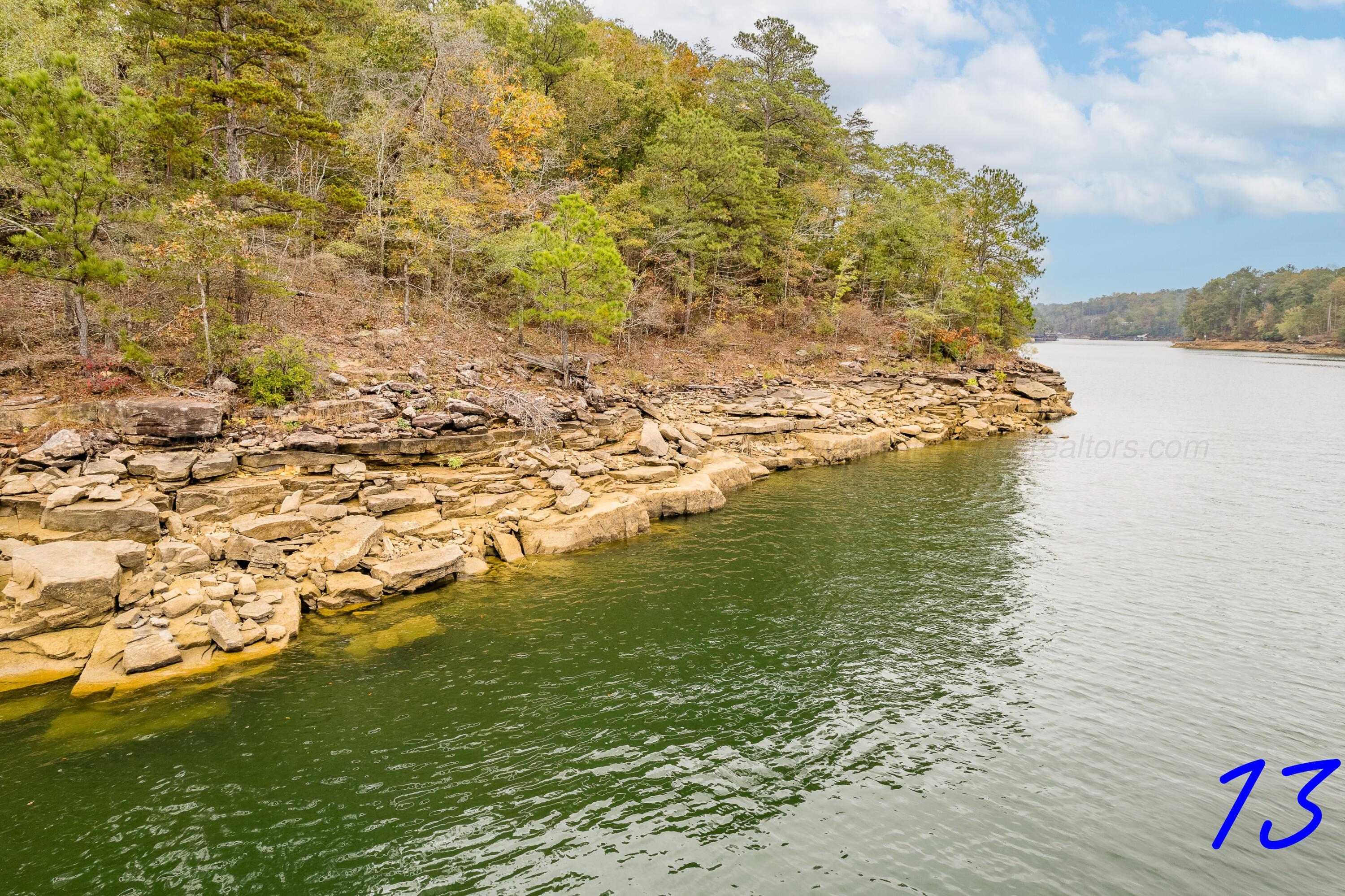 Image 4: Lakeside/Shoreline