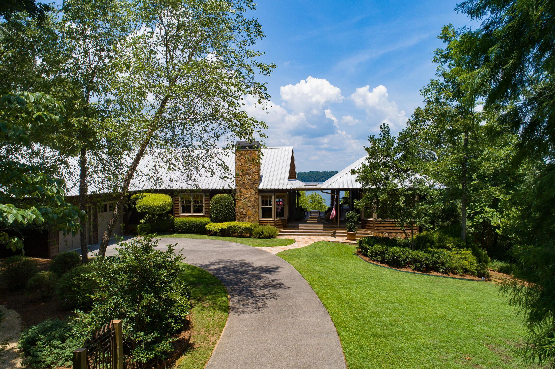 Image 2: Roadside Approach