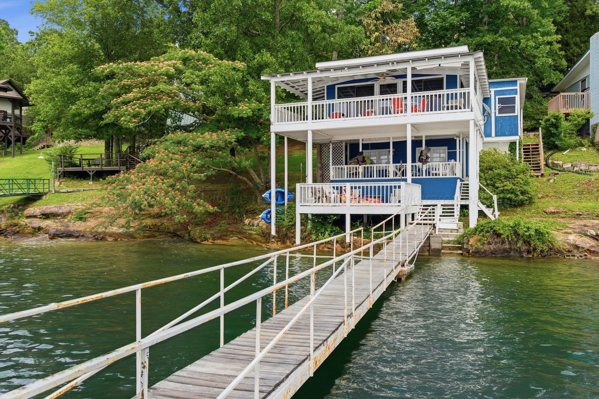 Image 4: Lakeside