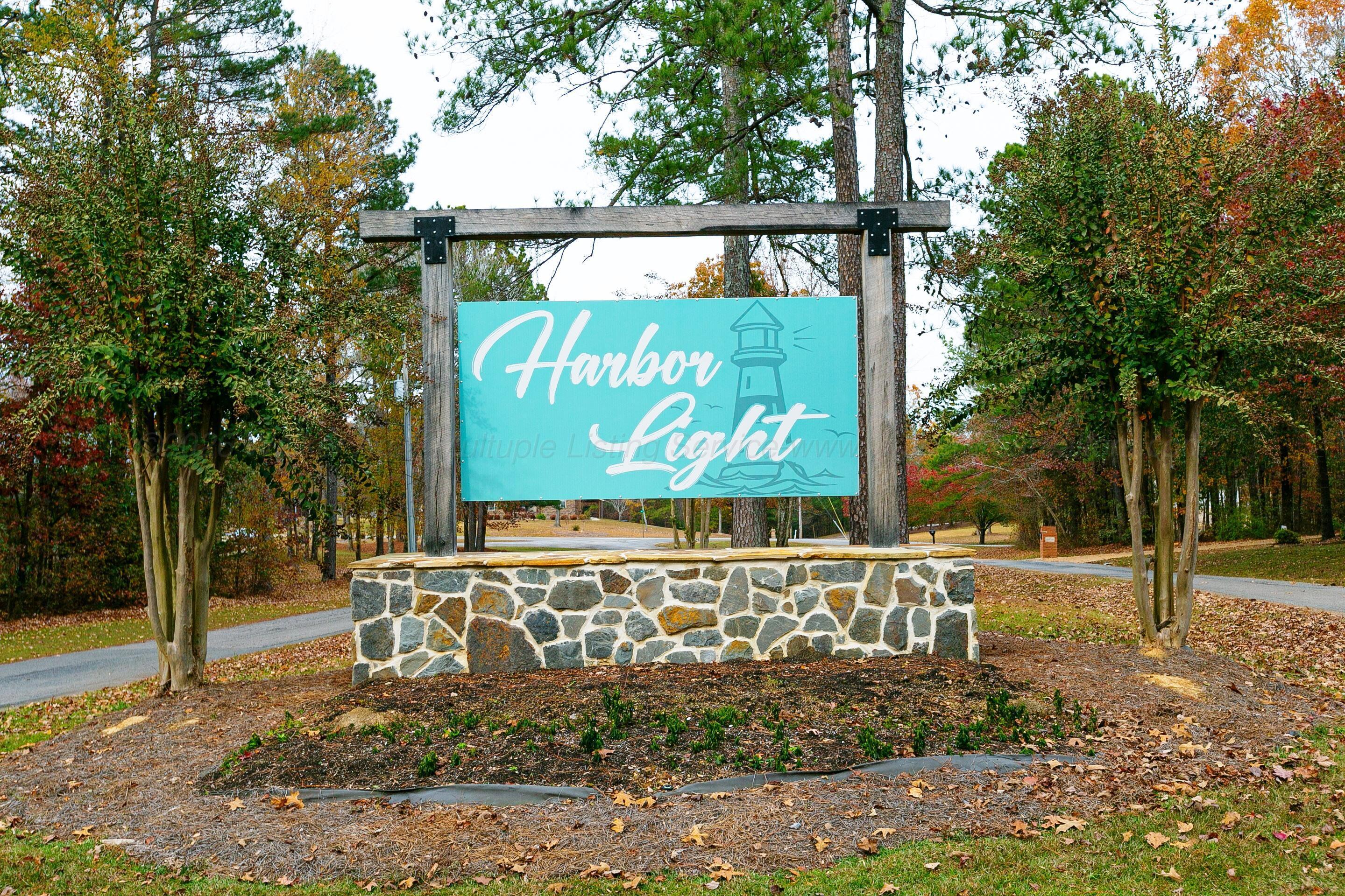 Image 4: Harbor Light Sub Sign
