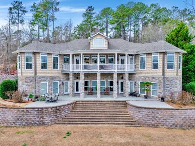 584 JOHN HENDRIX WAY