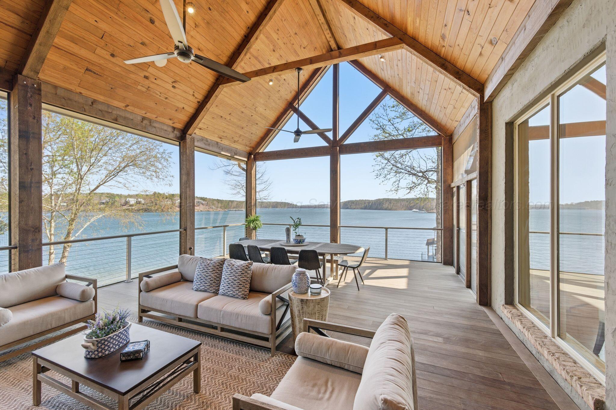 Image 4: Screened Porch