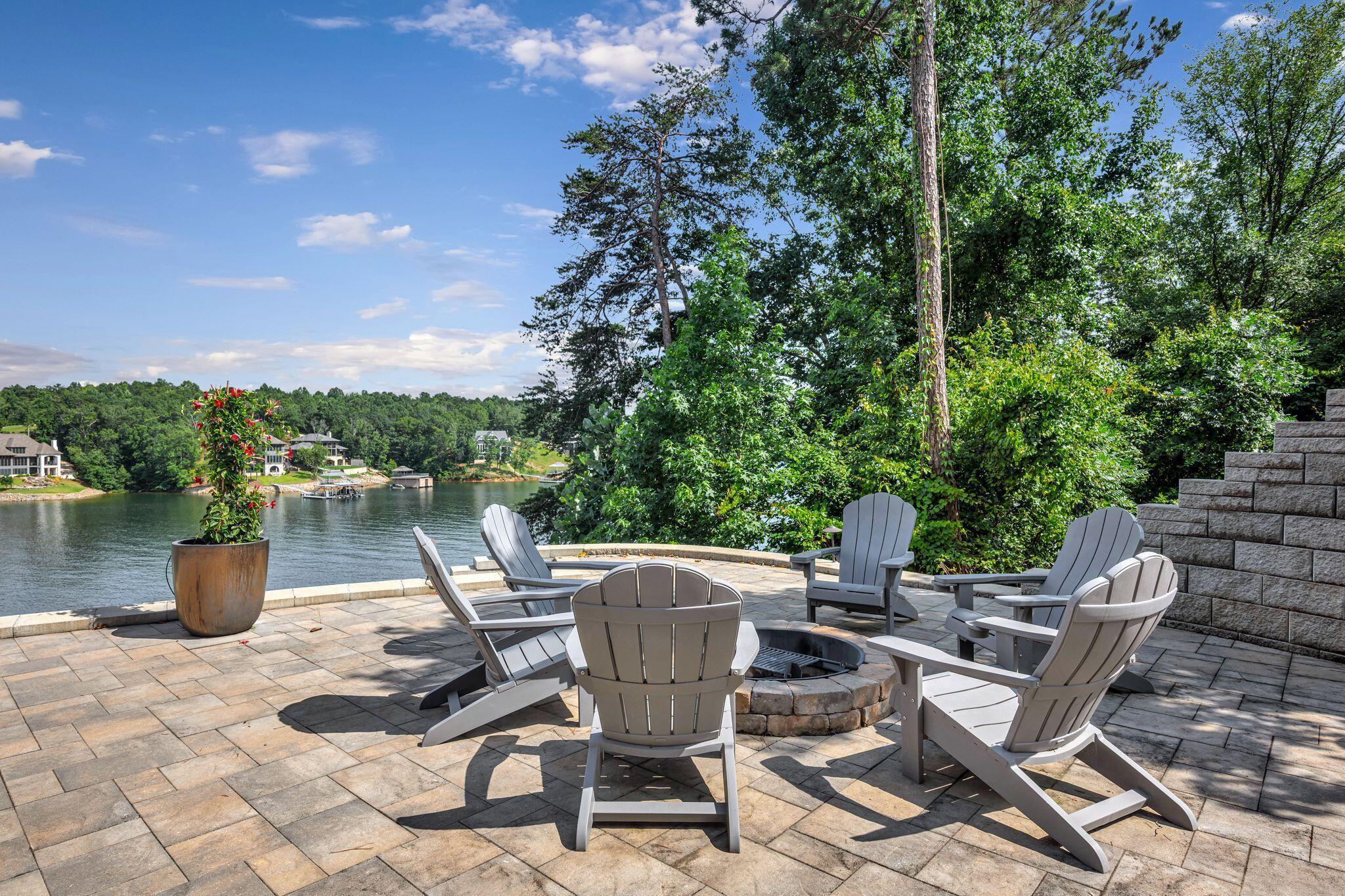 Image 4: Patio/Fire Pit