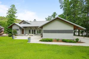 693 LAKERIDGE DRIVE