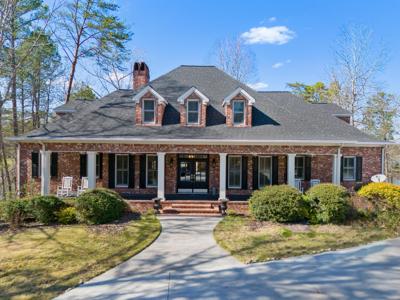 495 S STONEY POINT Rd
