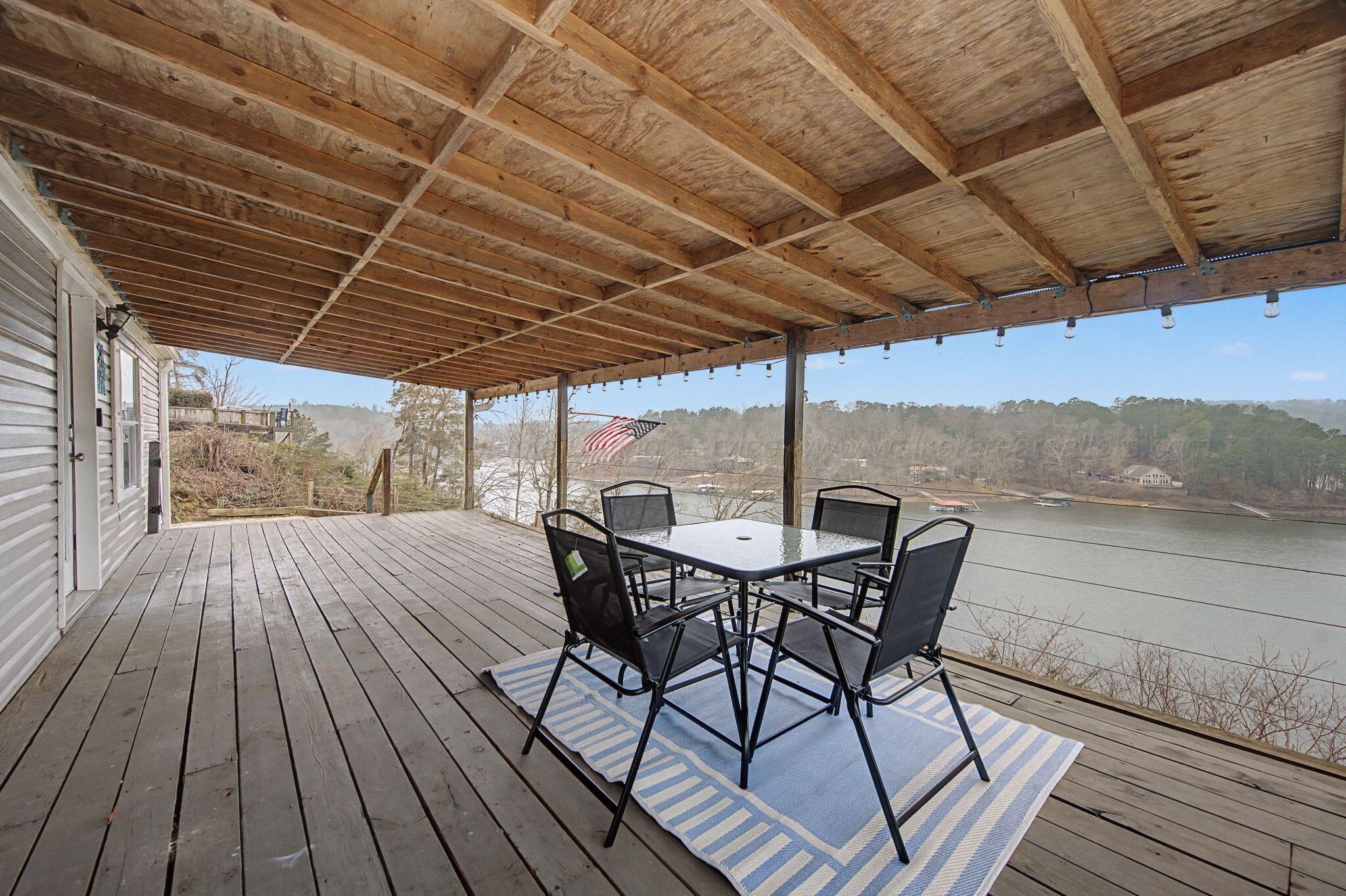 Image 4: Covered Deck
