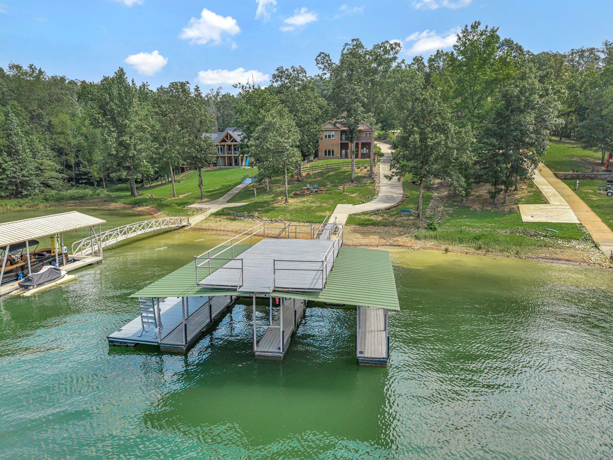 Image 4: Dock