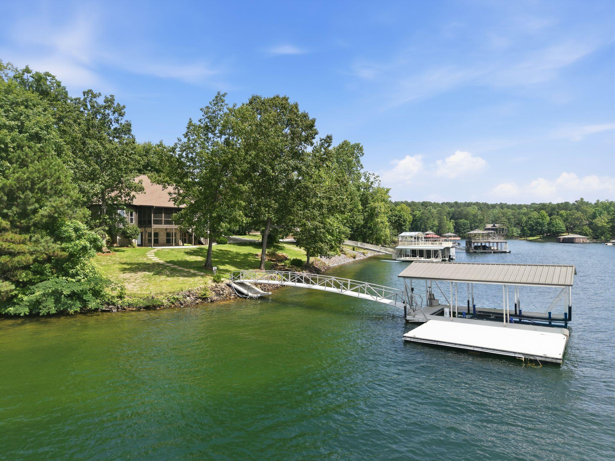 Image 2: Lakeside