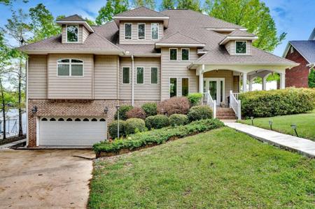 187 S POINTE Dr