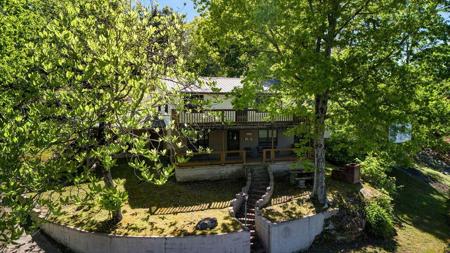 966 BLUFF WAY Dr