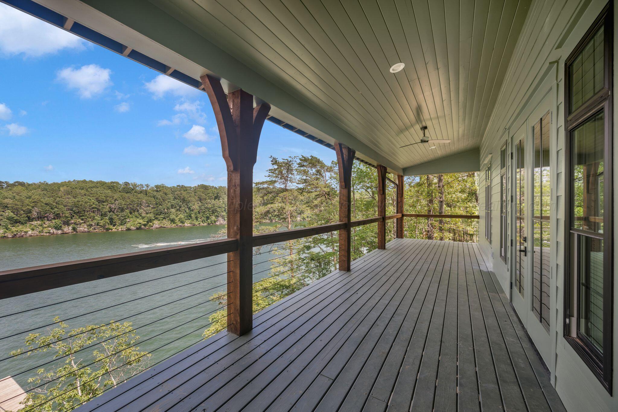 Image 3: Covered Deck