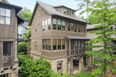 35 TURTLE POINT Dr