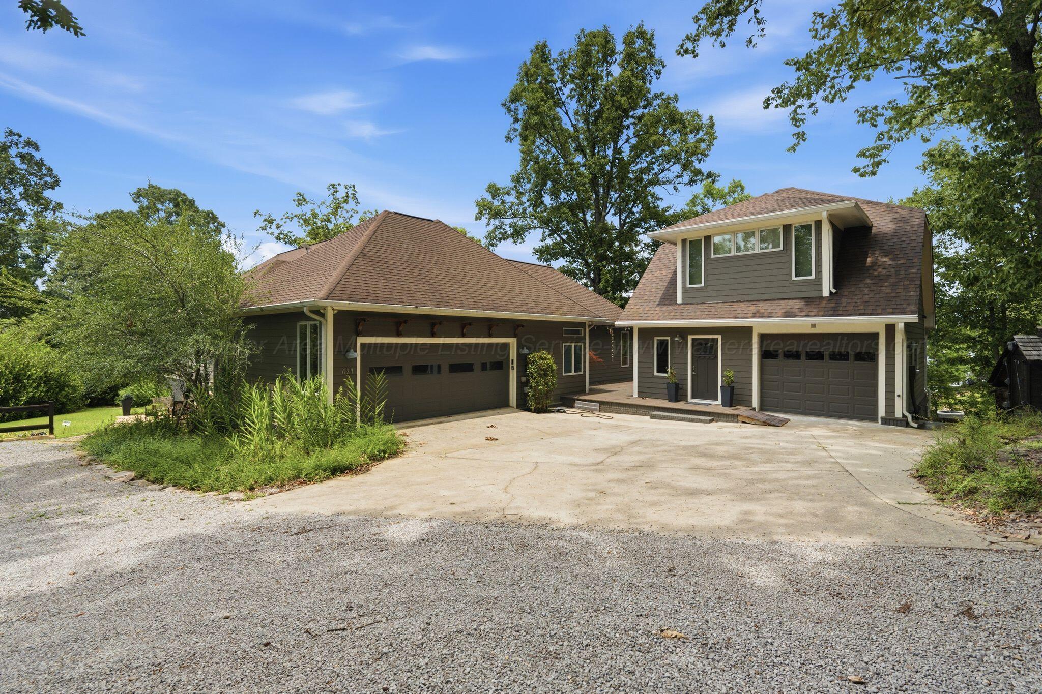 Image 4: Garage/Guest House
