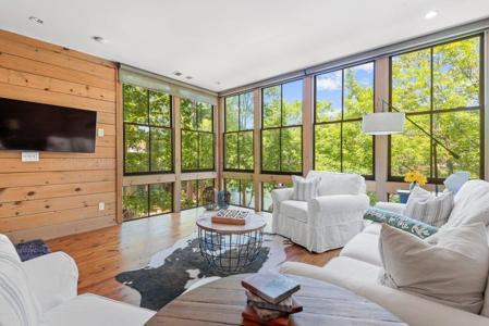 134 TURTLE POINT DRIVE