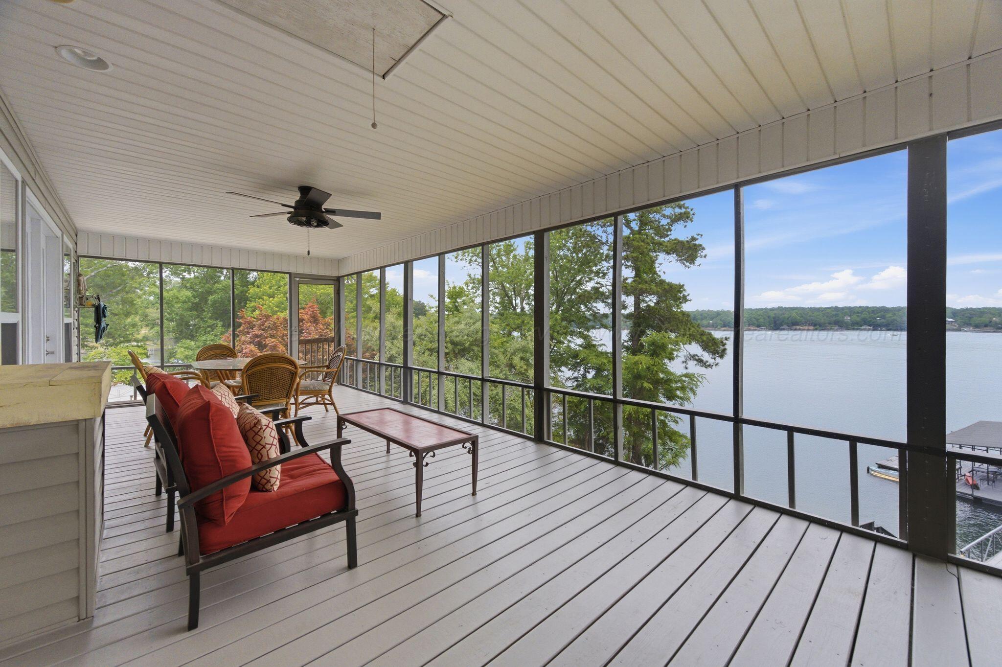 Image 4: Screened Porch