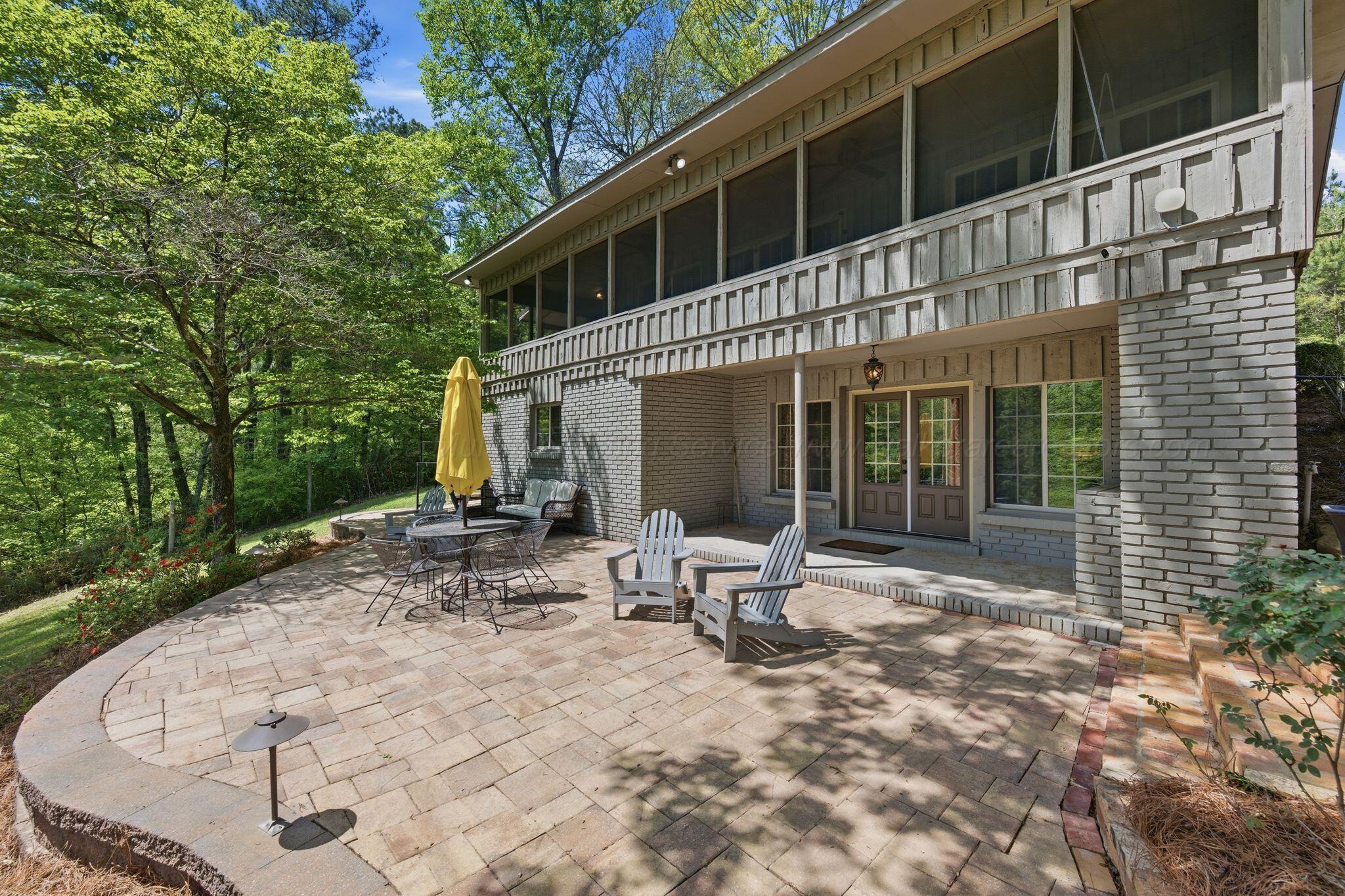 Image 4: Patio