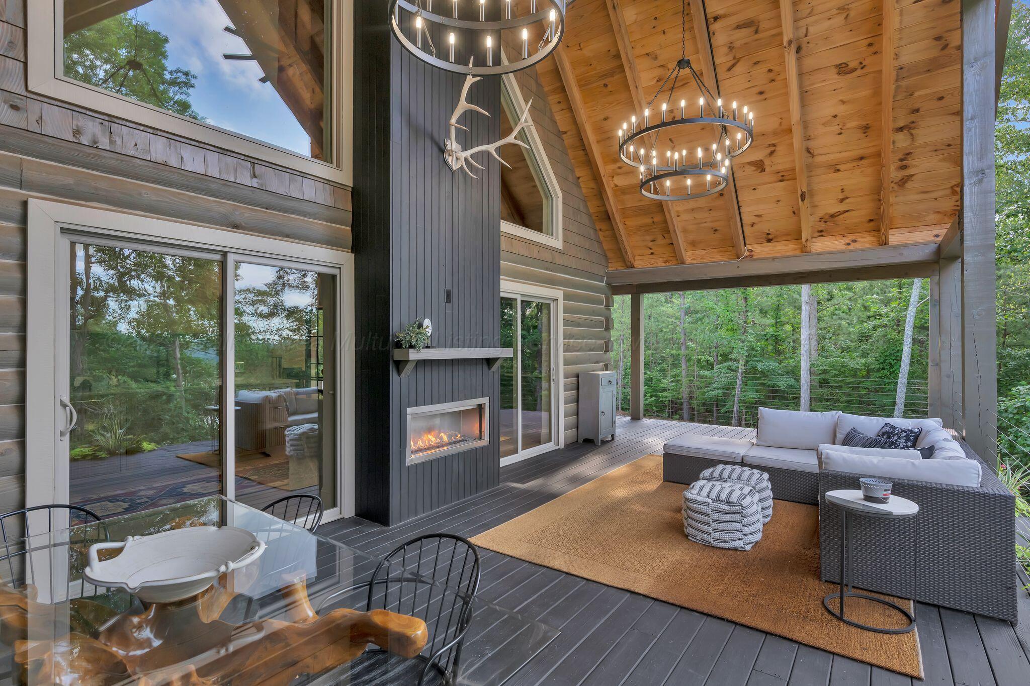 Image 4: Covered Porch