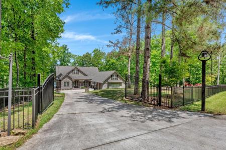 126 BOARDWALK Way