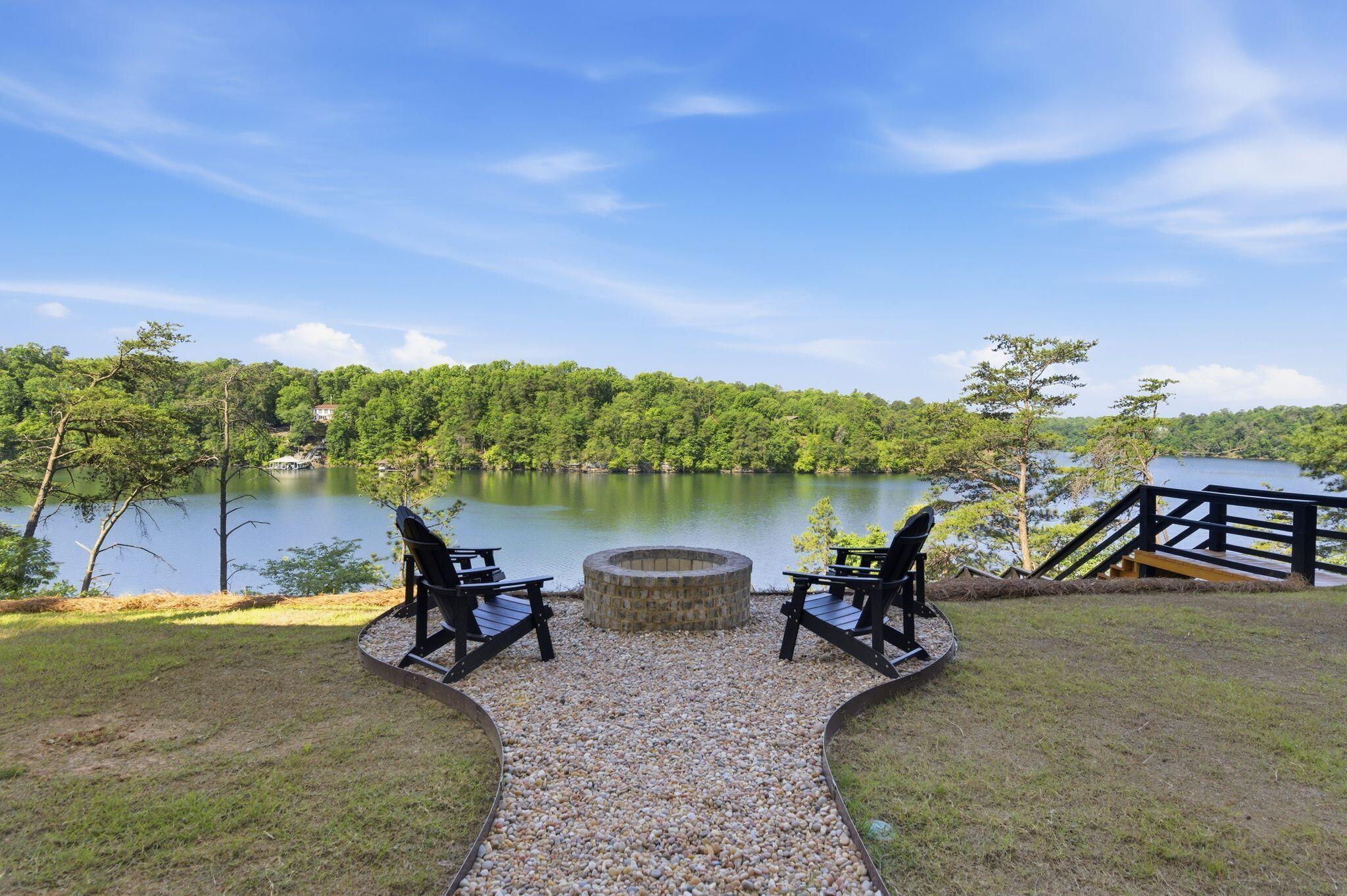 Image 2: Lakeside Fire Pit