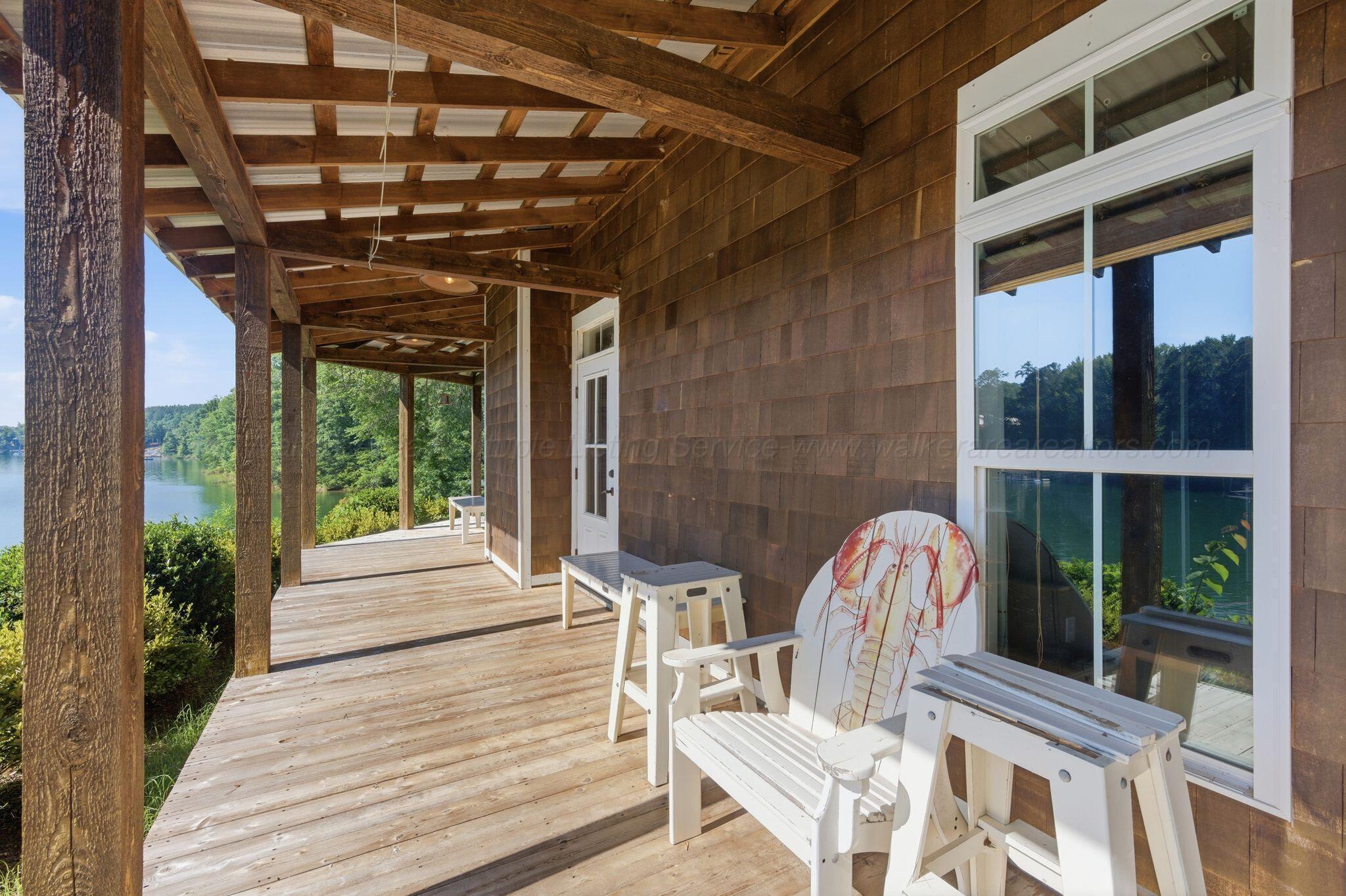Image 4: Covered Deck