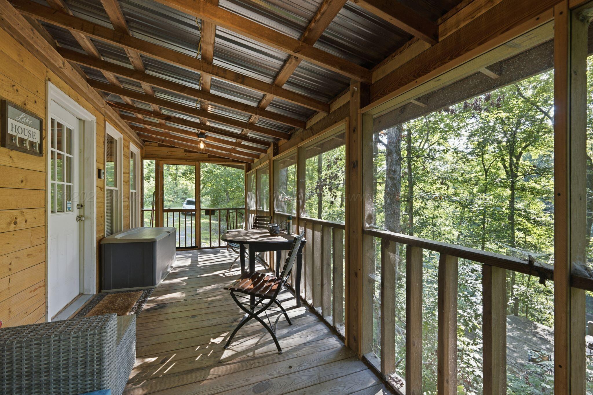 Image 4: Screen Porch