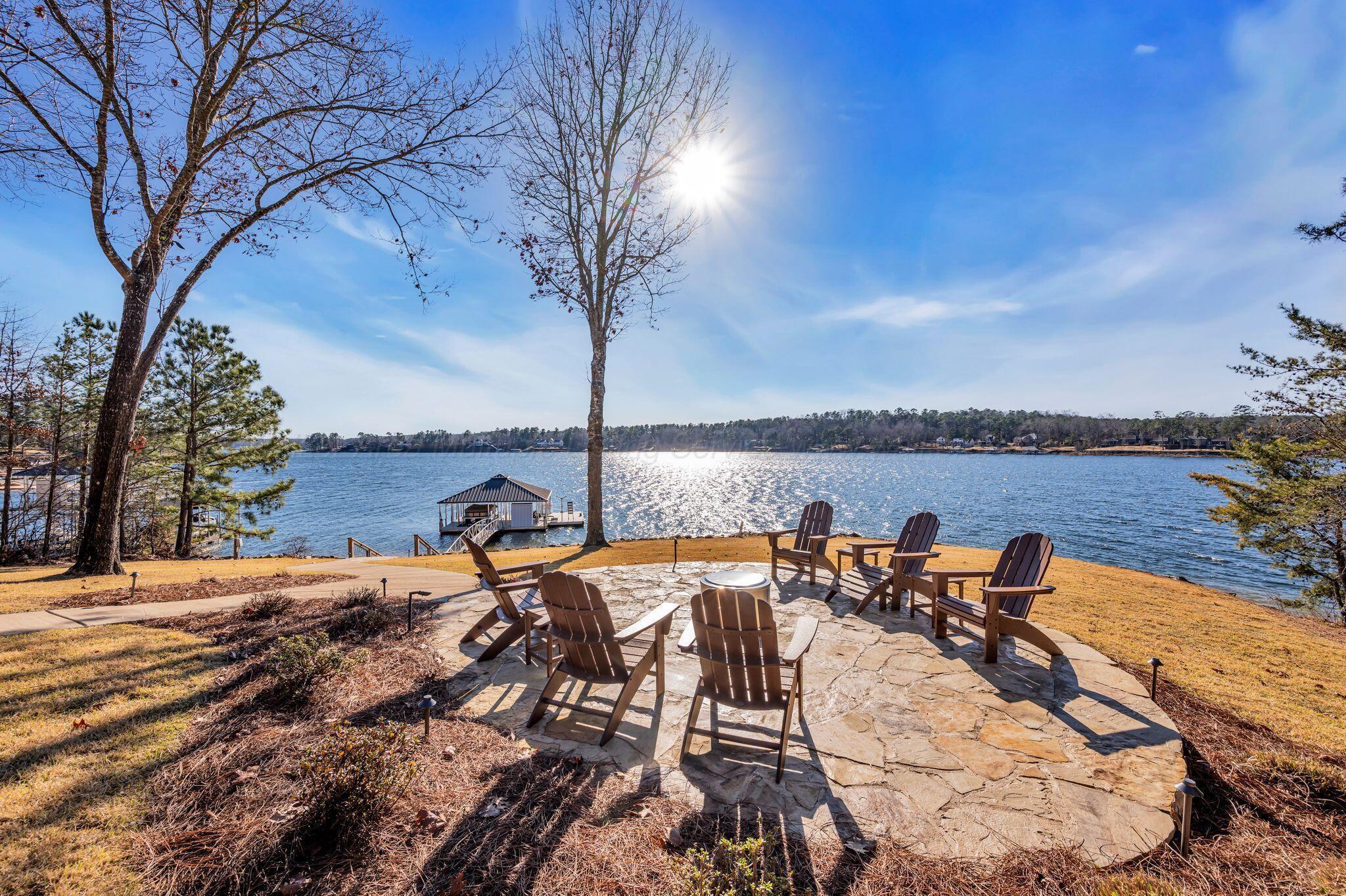 Image 3: Firepit Views