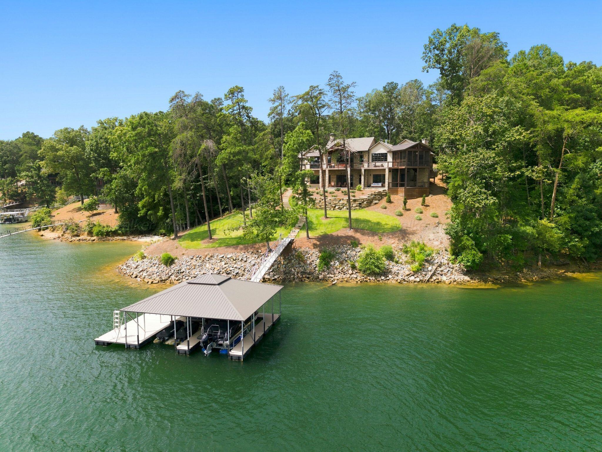 Image 4: Lakeside