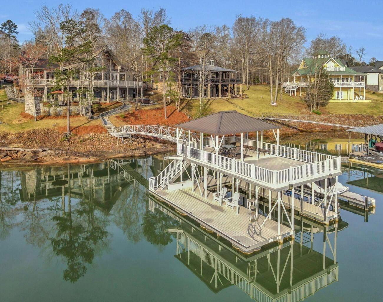 Image 1: Lakeside
