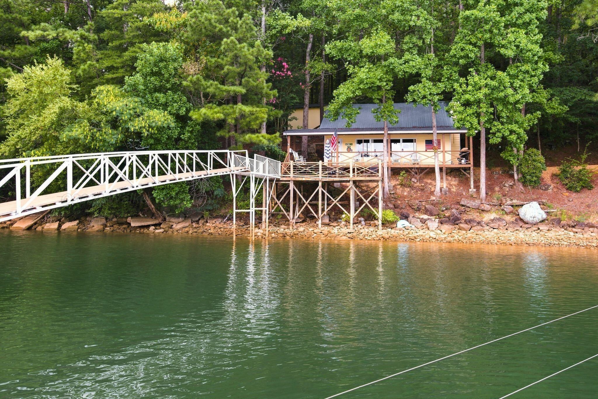 Image 3: Lakeside