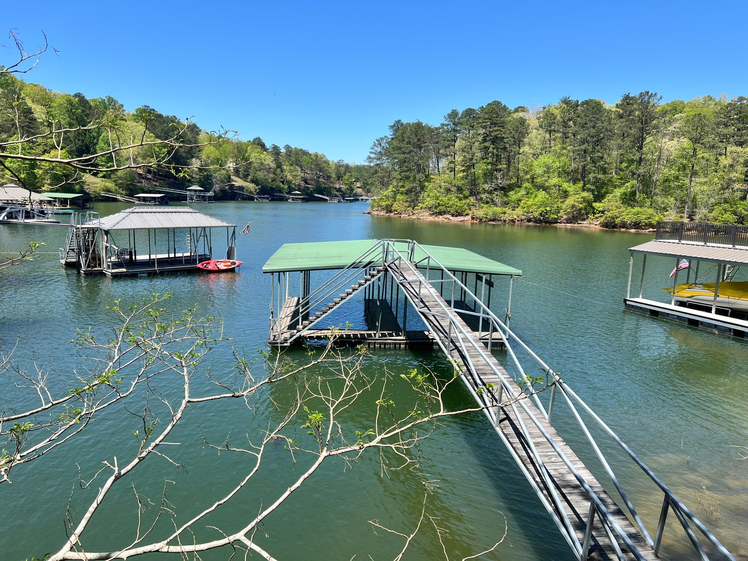 Image 2: 87 Randolph Cove