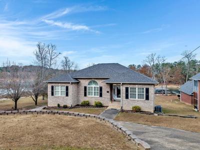 77 EDGEWATER Cir